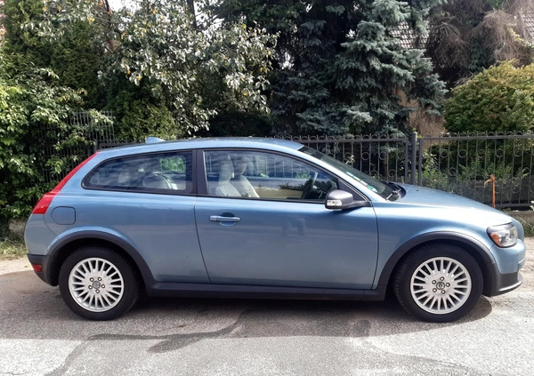 Volvo C30 cena 12500 przebieg: 154406, rok produkcji 2007 z Trzemeszno małe 137